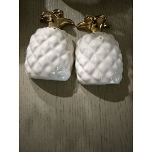 Set of white and gold ceramic pineapple salt and pepper shakers Hallmark.